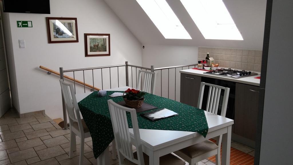 Hunters House Kft Bed And Breakfast Toltestava 외부 사진